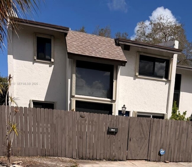 Building Photo - 7101 SW 113th Ct