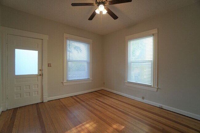 Foto del edificio - 808 E Kiowa St