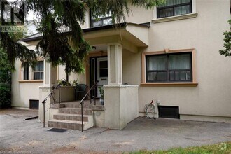 Building Photo - 1052 Deta Rd