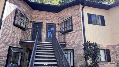 Building Photo - 1716 Foxhall Cir