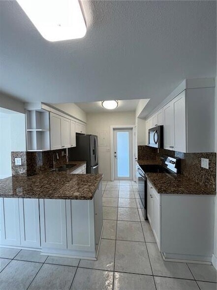 Foto del edificio - 2356 SW 16th Ave