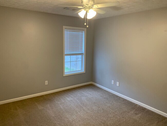 Building Photo - Cute 3/2 Home in Ogletree Village