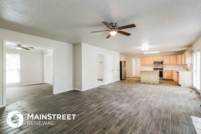 Foto del edificio - 3123 Bluegrass Dr