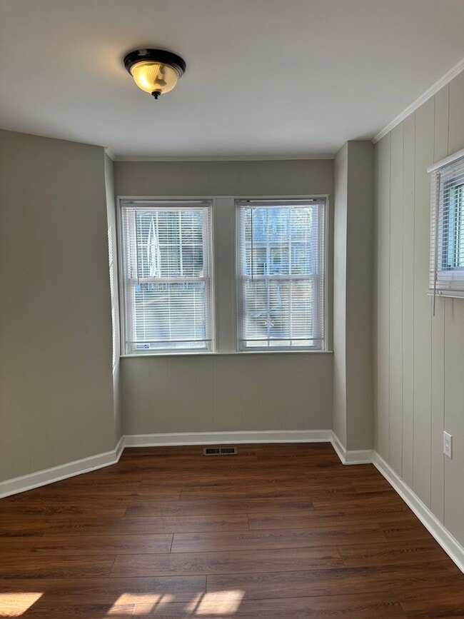 Building Photo - Spacious Renovated Home! Den Space & Bonus Recreation Room in Basement! Central Air! W/D! 2 Car G...