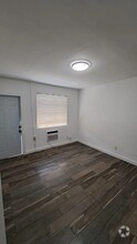 Building Photo - 1703 Thomas St