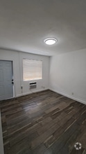 Building Photo - 1703 Thomas St