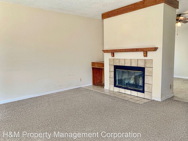 Building Photo - 4 br, 2 bath House - 1493 LONGMEADOW DR
