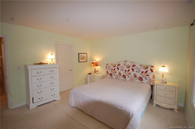 Foto del edificio - 570 Danbury Rd
