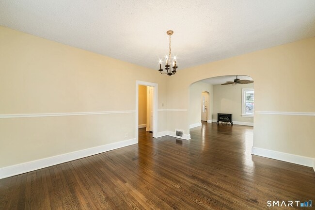 Building Photo - 141 Irving Ave