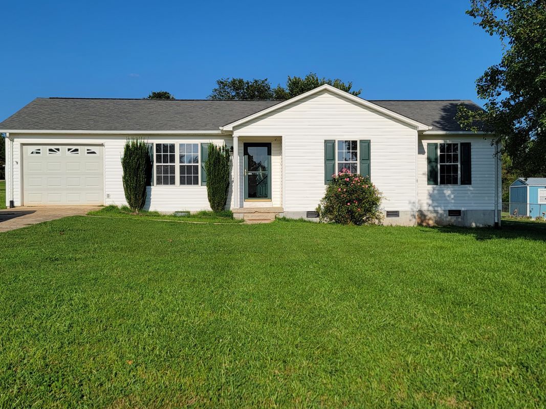 Building Photo - 2268 Clear Water Ln