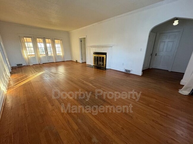 Building Photo - 408 Frazier Dr