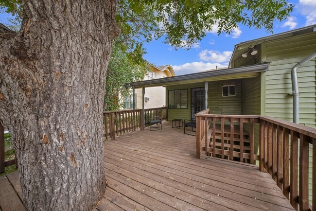 Foto del edificio - Beautiful historic home only minutes from downtown