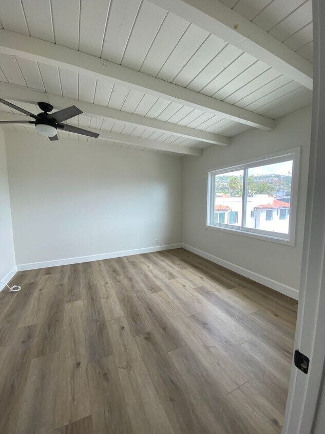 Building Photo - OLA303