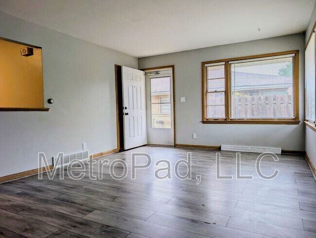 Foto del edificio - 2707 Canterbury Ln