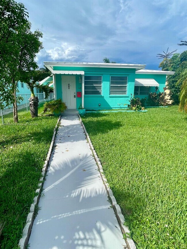 Foto del edificio - 1639 Moffett St