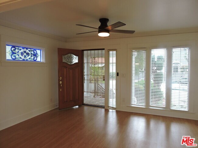 Building Photo - 561 N Windsor Blvd
