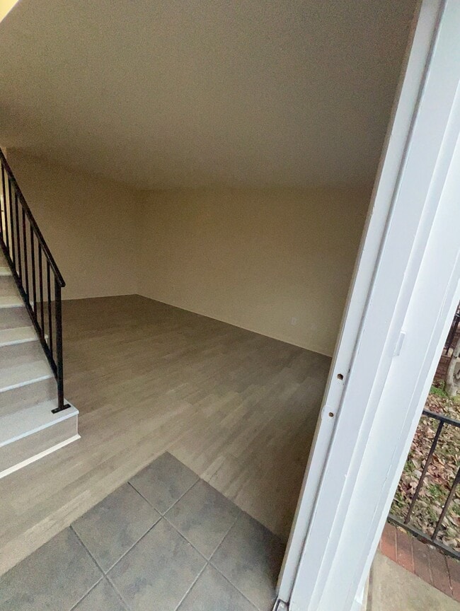 Photo - 1008 Hickory Hill Ln Apartment