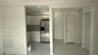 Building Photo - 133 NW 43rd Pl