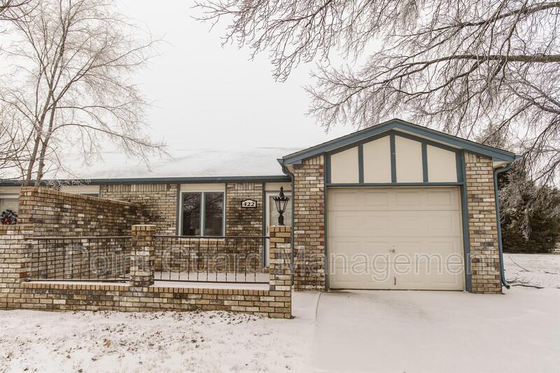 Primary Photo - 422 N Rose Hill Rd