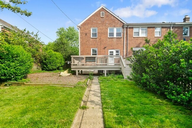 Building Photo - 45 Murdock Rd