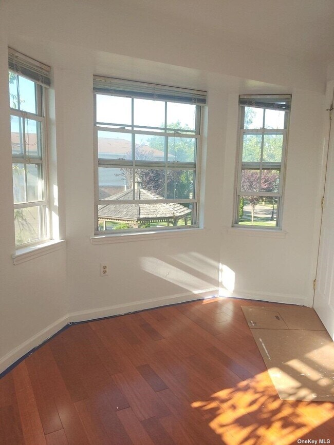 Foto del edificio - 82-96-96 Country Pointe Cir