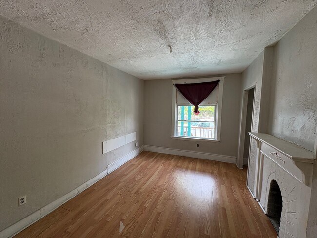 Foto del edificio - 207 Dunseith St