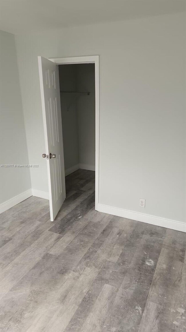 Foto del edificio - 4160 NW 21st St