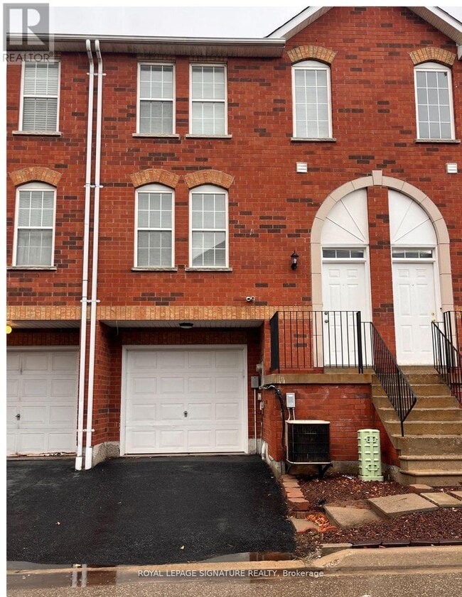 Building Photo - 6880 Meadowvale Town Centre Cir