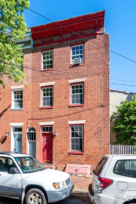 Building Photo - 1614 Lancaster St