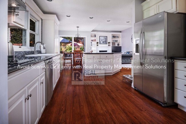 Building Photo - 5830 Sunbrook Dr