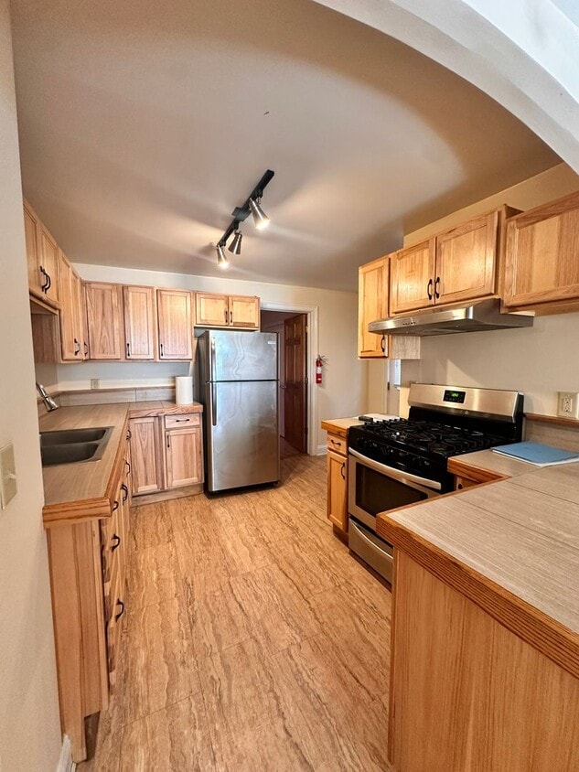 Photo - 86 Pitkin St