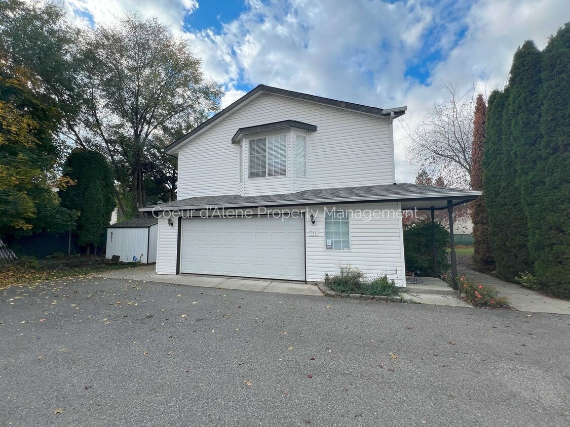 Foto principal - 3 bed, 2 bath house