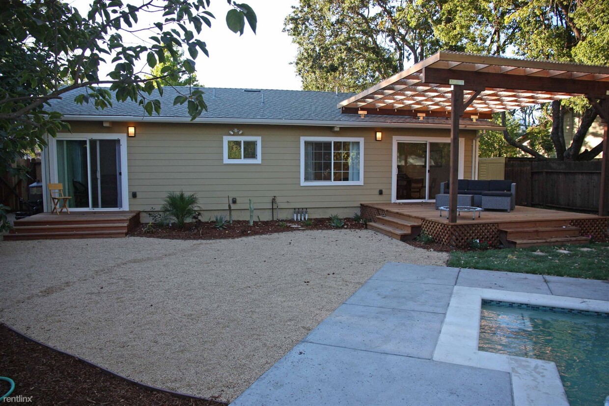 Foto principal - 3 br, 2 bath House - 1854 Lake Street