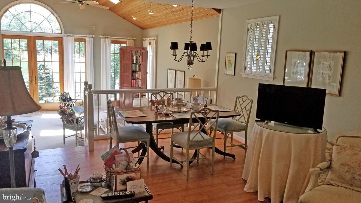 Foto principal - 702 Warren Dr