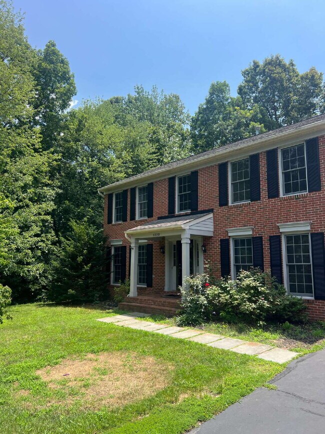 Building Photo - Spacious Colonial Home for Rent in Chancel...