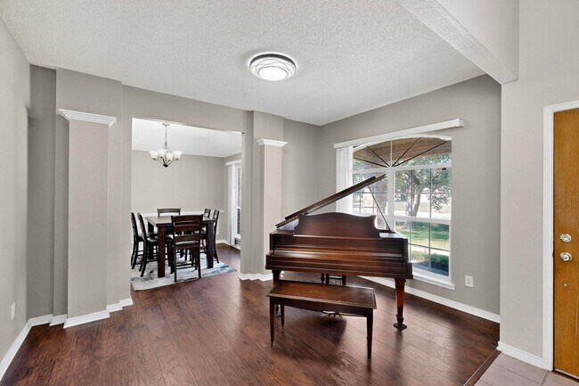 Foto del edificio - 920 Mason Ln