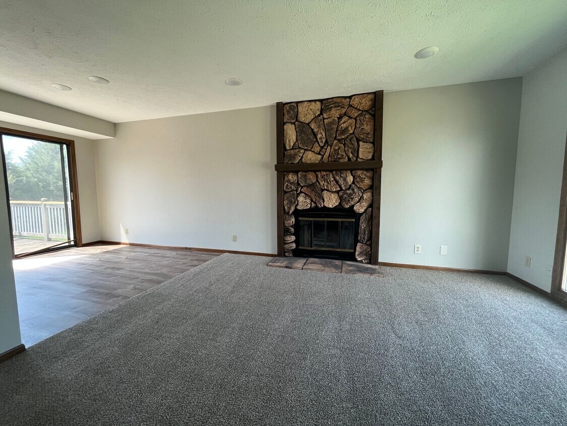 Primary Photo - Millard 3 Bedroom