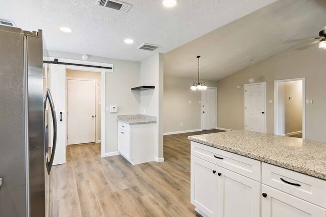 Foto del edificio - 259 E Castle Harbour Dr