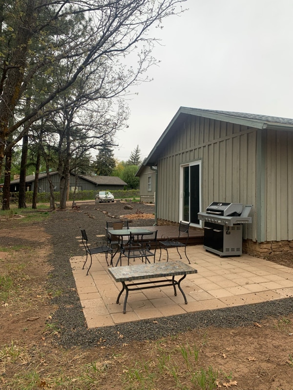 Primary Photo - 1249 W Apache Ln