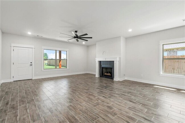 Building Photo - 28 W Gilpin St