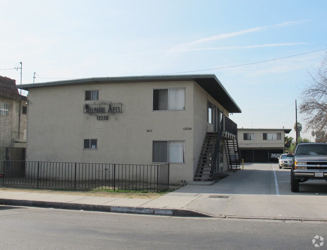 Primary Photo - 12226-12230 Fineview St