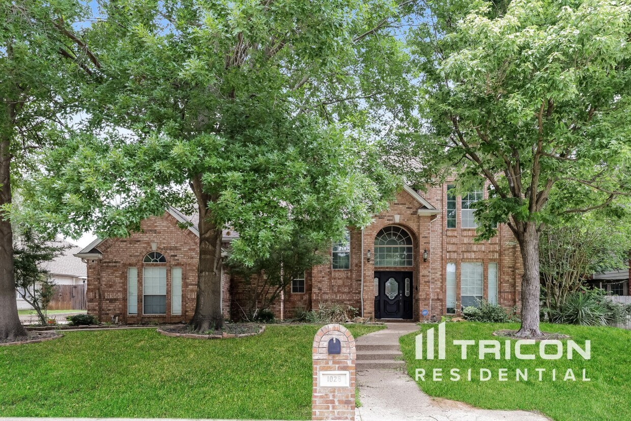 Foto principal - 1028 Pebble Beach Dr