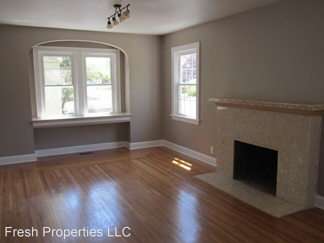Building Photo - 2 br, 2.5 bath House - 2858 Losantiville A...