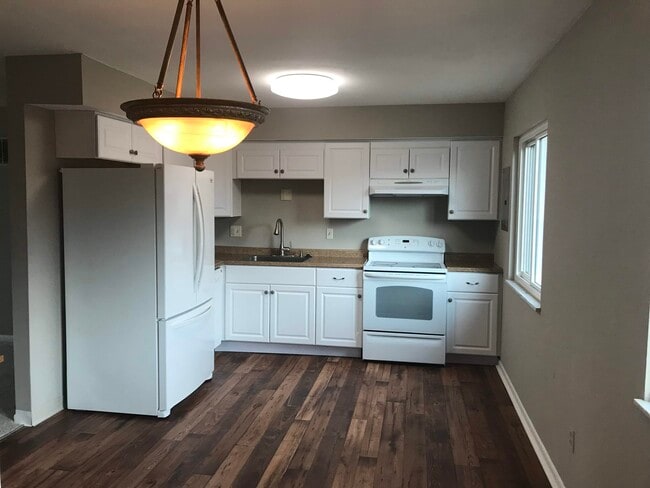 Foto del edificio - 5685 Coach Dr E