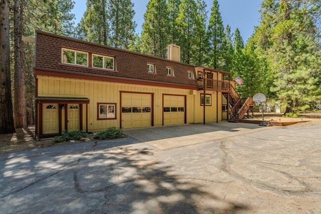 Building Photo - Pioneer Home