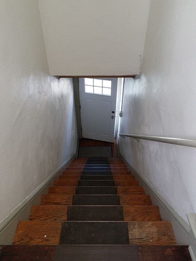 Foto del edificio - 1225 W 8th St
