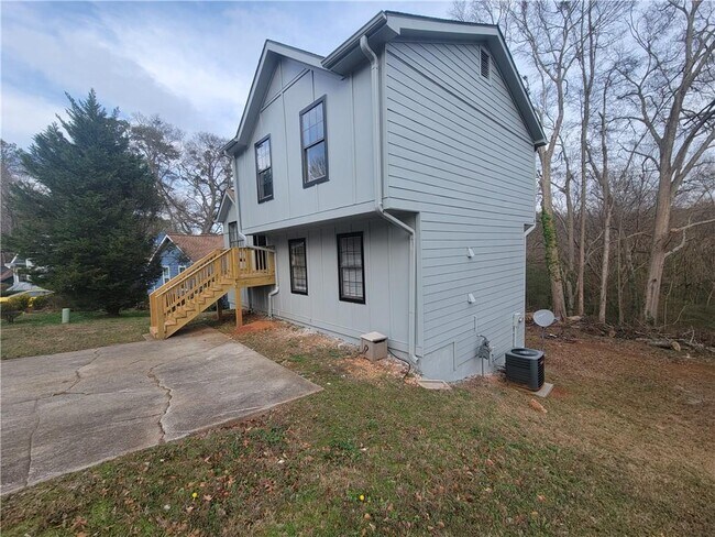 Building Photo - 1085 Mainstreet Valley Dr