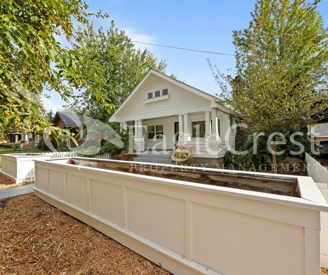 Foto del edificio - Bright and Airy Two-Bedroom; One-Bathroom ...