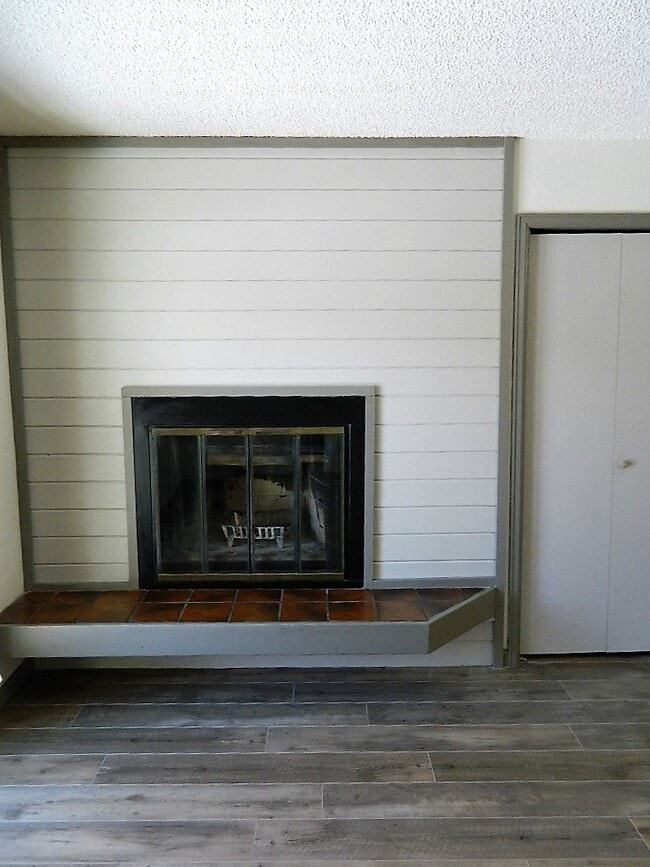 Foto del edificio - 559 Rainbow Vlg