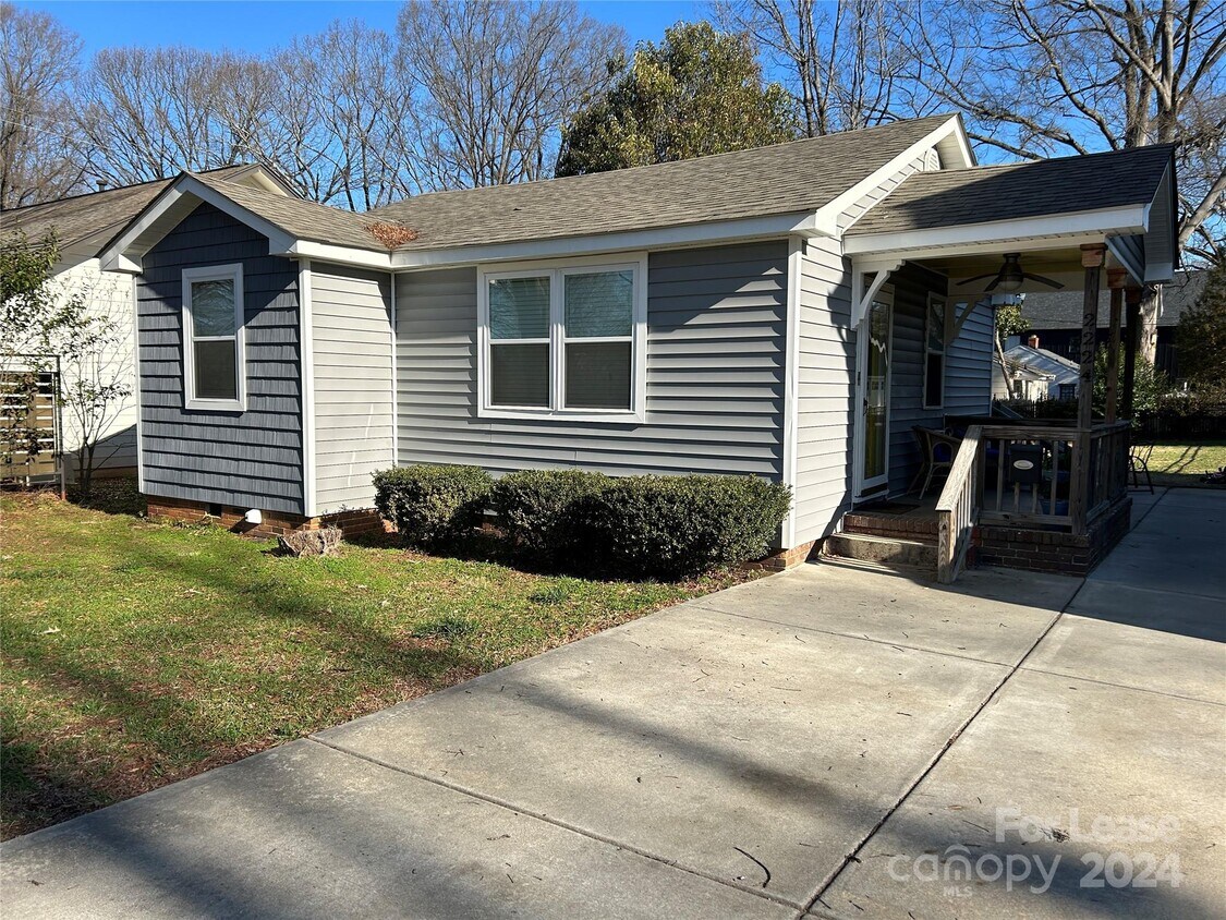 2224 Roslyn Ave, Charlotte, NC 28208 House Rental in Charlotte, NC